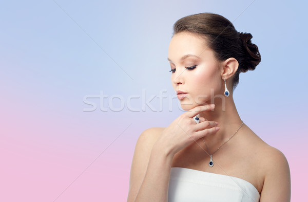 Bela mulher brinco anel beleza jóias pessoas Foto stock © dolgachov