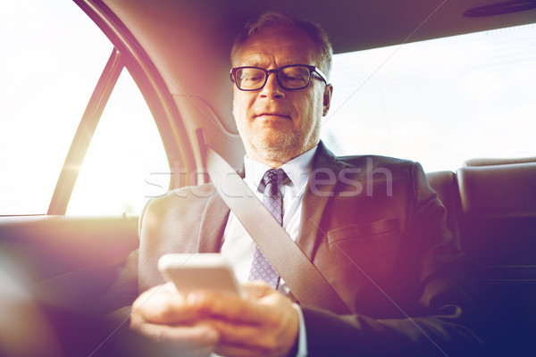 Stockfoto: Senior · zakenman · smartphone · auto · vervoer