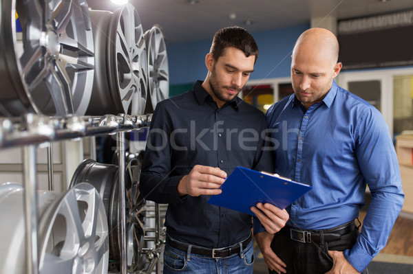 [[stock_photo]]: Client · vendeur · voiture · Ouvrir · la · Auto · magasin