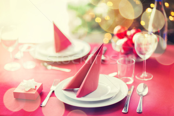 Foto stock: Quarto · árvore · de · natal · decorado · tabela · férias · celebração