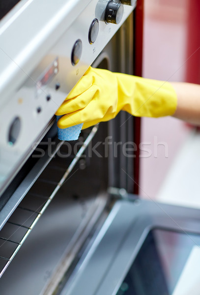 Foto stock: Mulher · limpeza · forno · casa · cozinha