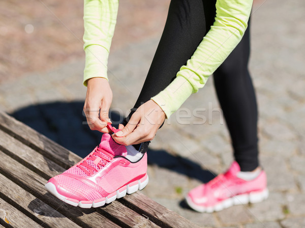 Futó nő edzőcipő cipők sport fitnessz Stock fotó © dolgachov