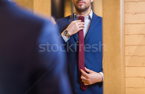 Foto stock: Homem · amarrar · espelho · venda · compras