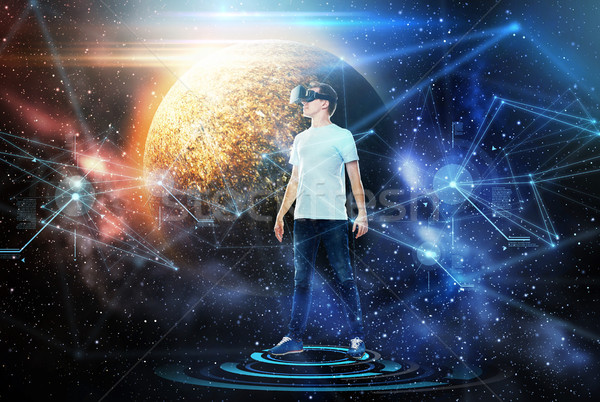 Homem virtual realidade fone óculos 3d tecnologia Foto stock © dolgachov