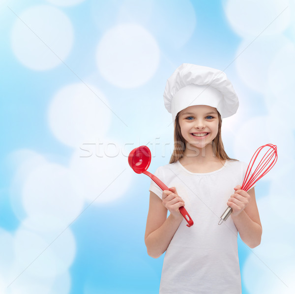 Sonriendo nina cocinar sombrero cucharón batidor Foto stock © dolgachov