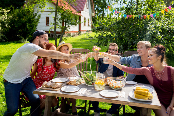 Glücklich Freunde Party Sommer Garten Feiertage Stock foto © dolgachov