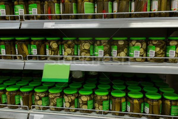 Savanyúság élelmiszer áruház polcok vásár vásárlás Stock fotó © dolgachov