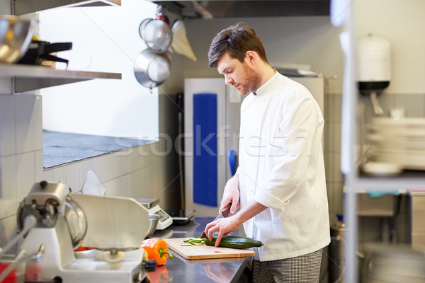 Stockfoto: Gelukkig · mannelijke · voedsel · restaurant · keuken