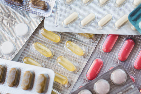Foto stock: Diferente · pílulas · cápsulas · drogas · medicina · saúde