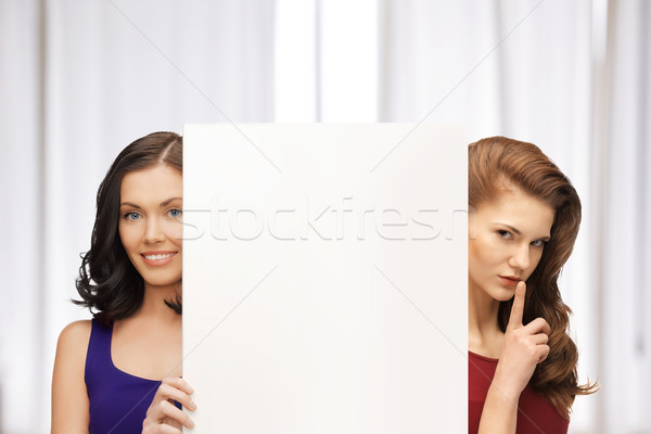 Две Женщины Фото