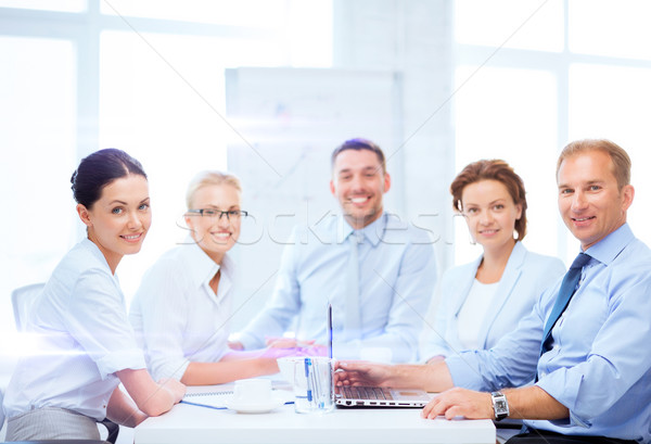 Foto stock: Equipe · de · negócios · reunião · escritório · negócio · trabalhando · comunicação