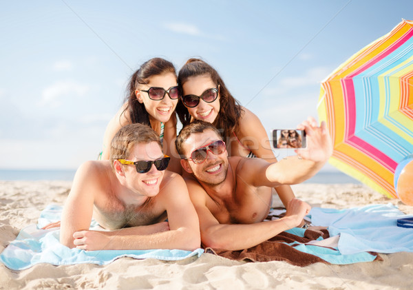 Foto stock: Grupo · de · personas · toma · Foto · verano · vacaciones