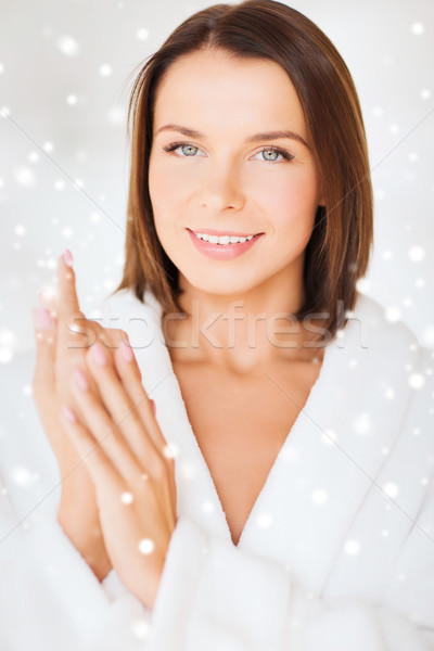 Piękna kobieta kąpielowy szlafrok ludzi dziewczyna twarz Zdjęcia stock © dolgachov