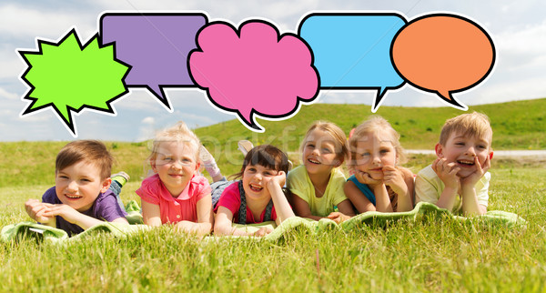 Groep kinderen deken dekken buitenshuis zomer Stockfoto © dolgachov