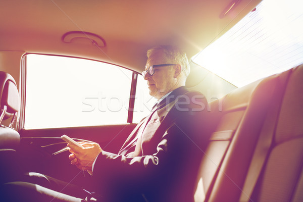 Stockfoto: Senior · zakenman · smartphone · auto · vervoer