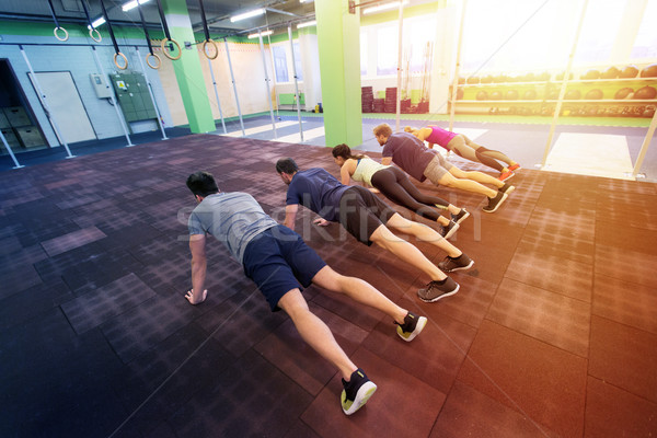 Stok fotoğraf: Grup · insanlar · egzersiz · spor · salonu · uygunluk · spor · eğitim