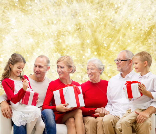 Lächelnd Familie Geschenke Feiertage Generation Weihnachten Stock foto © dolgachov