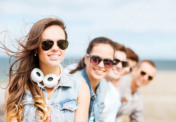 Stockfoto: Tienermeisje · vrienden · buiten · zomer · vakantie