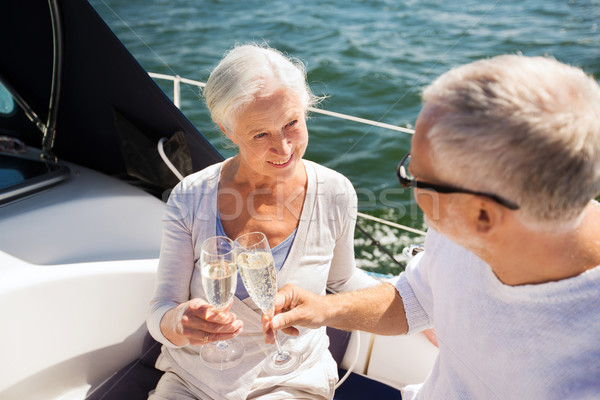 Foto stock: Pareja · de · ancianos · gafas · barco · yate · vela · edad