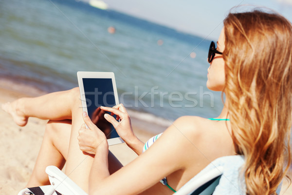 Сток-фото: девушки · глядя · пляж · лет · праздников