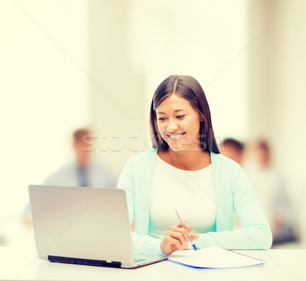 Asian zakenvrouw laptop documenten business onderwijs Stockfoto © dolgachov