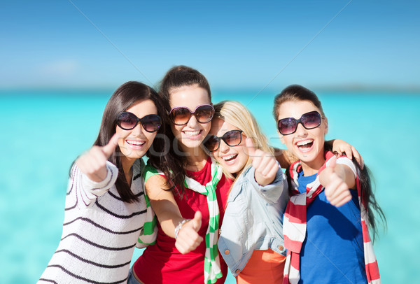 [[stock_photo]]: Heureux · adolescentes · plage · été