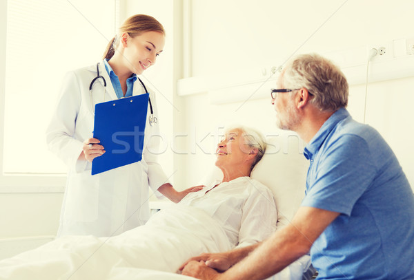 [[stock_photo]]: Supérieurs · femme · médecin · presse-papiers · hôpital · médecine