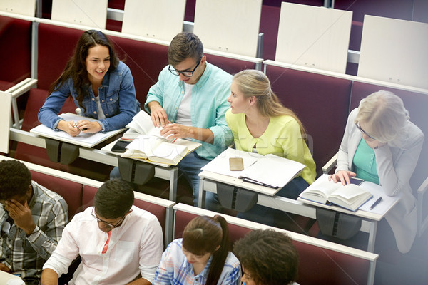 Gruppe Studenten Notebooks Vortrag Halle Bildung Stock foto © dolgachov