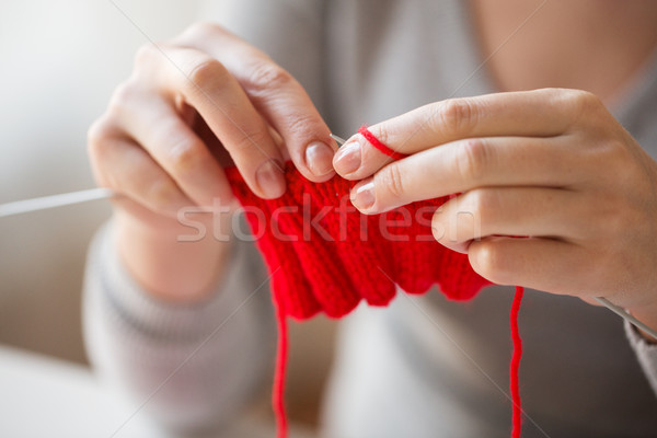 Hände Stricken Nadeln Garn Menschen Stock foto © dolgachov