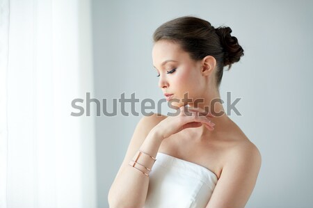 [[stock_photo]]: Belle · asian · femme · anneau · bracelet · beauté