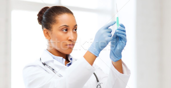 Foto stock: Africano · médico · seringa · injeção · saúde