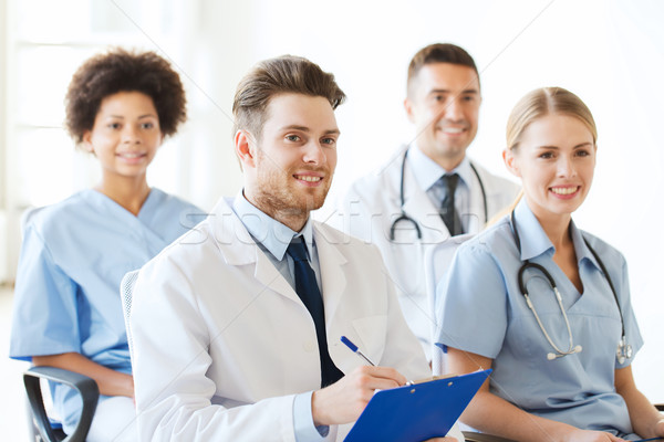 Gruppe glücklich Ärzte Seminar Krankenhaus Beruf Stock foto © dolgachov