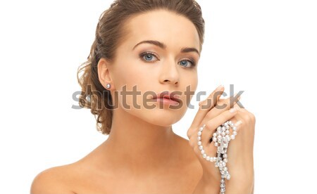 ストックフォト: 女性 · 着用 · ダイヤモンド · イヤリング · クローズアップ