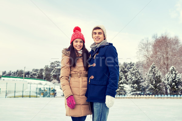 Сток-фото: счастливым · пару · катание · на · коньках · улице · люди