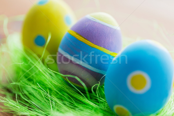 Renkli paskalya yumurtası çim Paskalya tatil Stok fotoğraf © dolgachov
