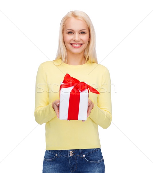 微笑 女孩 禮品盒 假期 愛 幸福 商業照片 © dolgachov