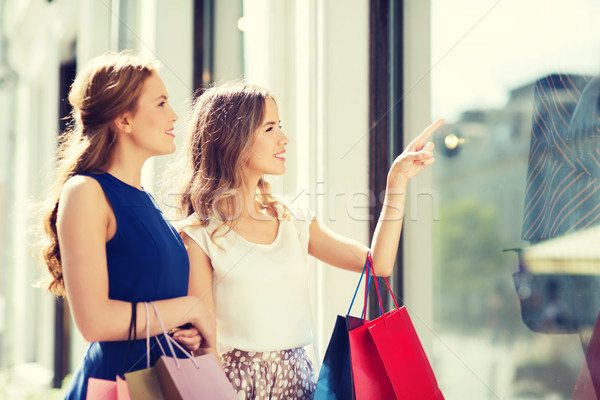 Foto stock: Feliz · mujeres · tienda · ventana · venta