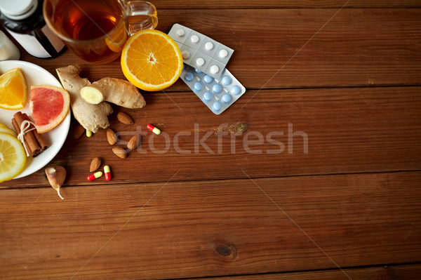 Tradicional medicina drogas salud drogas pastillas Foto stock © dolgachov