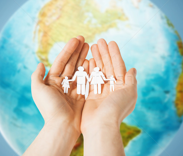 [[stock_photo]]: Humaine · mains · papier · famille · terre