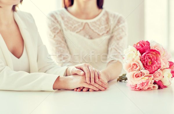 Gelukkig lesbische paar bloemen mensen Stockfoto © dolgachov