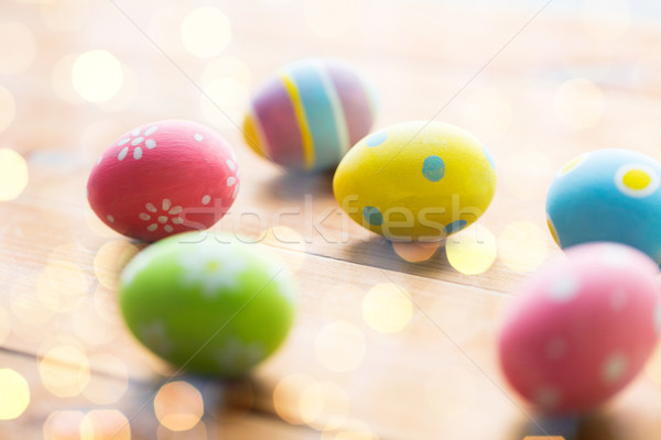 Renkli paskalya yumurtası ahşap yüzey Paskalya Stok fotoğraf © dolgachov