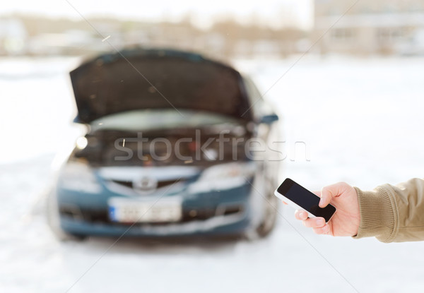 Adam kırık araba taşımacılık kış Stok fotoğraf © dolgachov