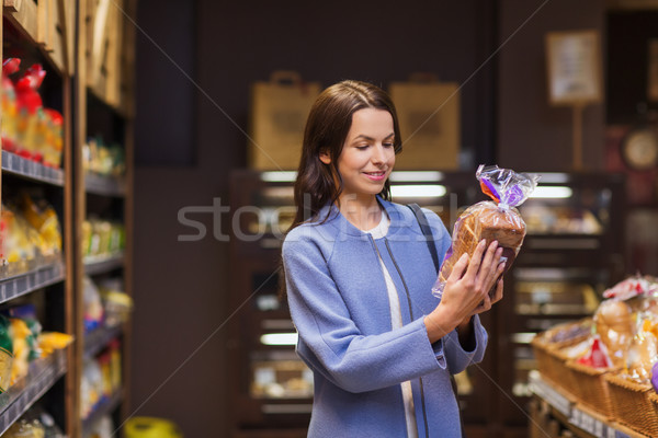 Boldog nő választ vásárol étel piac Stock fotó © dolgachov