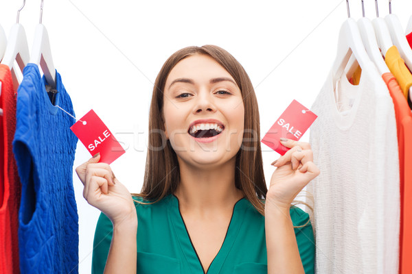 Boldog nő vásár címkék ruházat ruhásszekrény Stock fotó © dolgachov