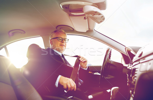 Сток-фото: старший · бизнесмен · автомобилей · сиденье · пояса · транспорт