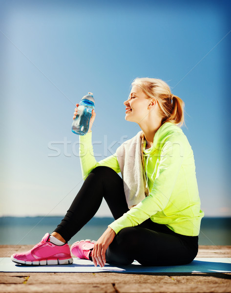 Stok fotoğraf: Kadın · içme · suyu · spor · açık · havada · spor · yaşam · tarzı