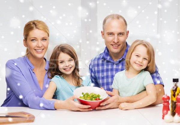 [[stock_photo]]: Famille · heureuse · deux · enfants · saladier · alimentaire
