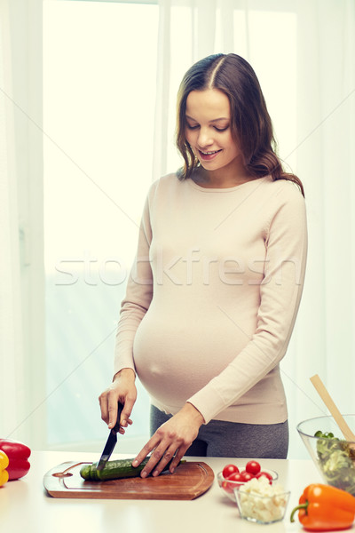 [[stock_photo]]: Heureux · femme · enceinte · maison · grossesse · cuisson