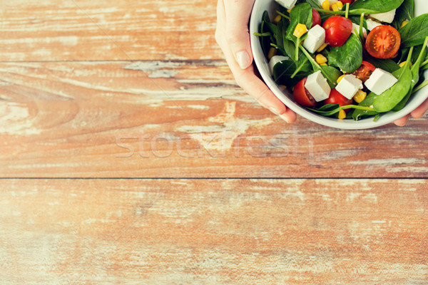 Hände Salatschüssel gesunde Ernährung Diäten Stock foto © dolgachov