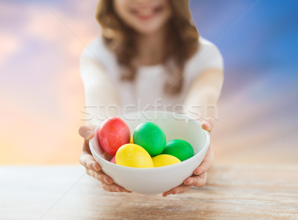 Meisje gekleurd paaseieren Pasen Stockfoto © dolgachov